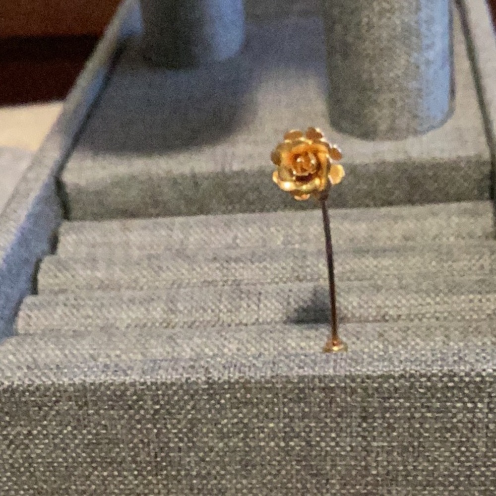 Elegant Gold Rose Stick Pin